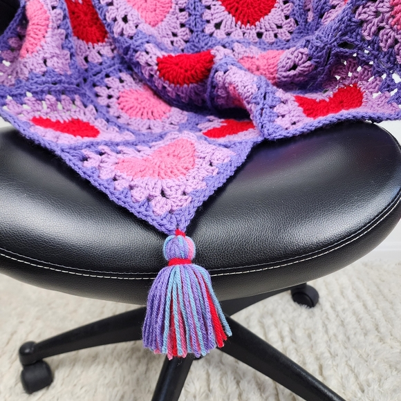 New Handmade Crochet Heart Granny Square Lap Blanket Tassels Purple Pink Red - Picture 5 of 9